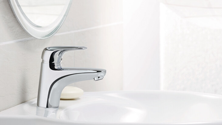 Смесители для ванной Metris E – плавные формы и мягкие линии для возвышенного стиля вашей ванной комнаты.